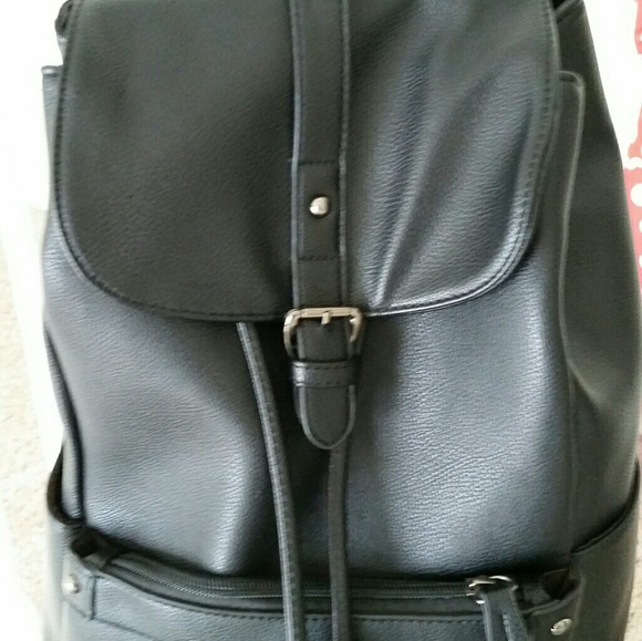 Black leather backpack - Picture 3 of 3